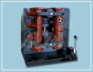 Exhaust pipe processing hydraulic clamp